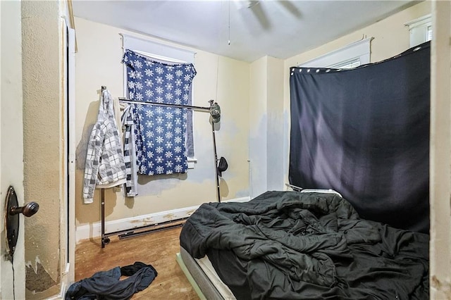 2512 Jules St, Saint Joseph, MO 64501 - bedroom featuring wood finished floors and a ceiling fan