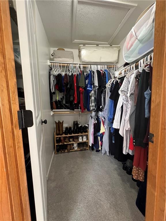 938 S 17th St, Leavenworth, KS 66048 - view of spacious closet