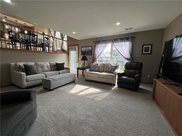 938 S 17th St, Leavenworth, KS 66048 - carpeted living room with recessed lighting