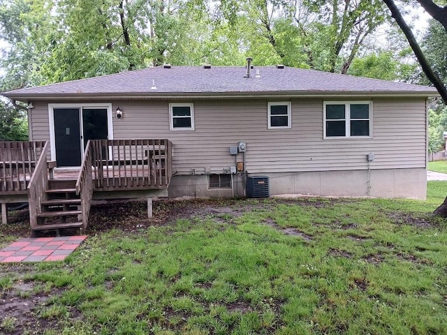 2912 Iva Dr, Independence, MO 64057 - back of house with a deck