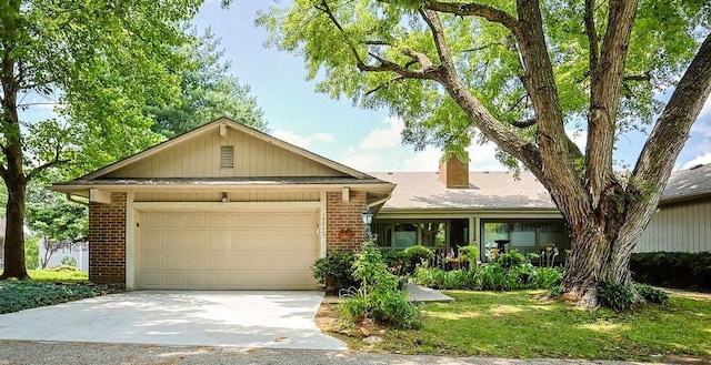 19947 Walden Oaks Dr, Country Club, MO 64505 - photo 1