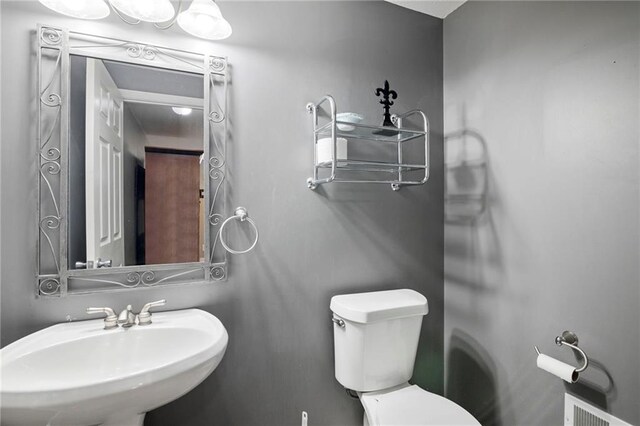 8007 W 146th Ter, Overland Park, KS 66223 - photo 43