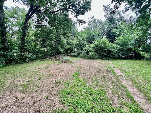 522 S 2nd St, Independence, KS 67301 - view of yard