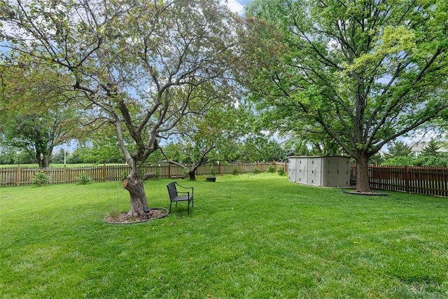 2433 Post Oak Rd, Olathe, KS 66061 - view of fenced backyard