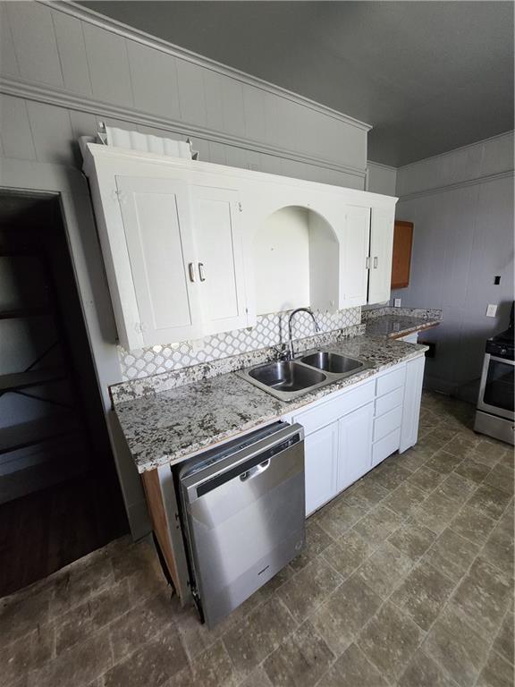 801 W 10th St, Coffeyville, KS 67337 - photo 21
