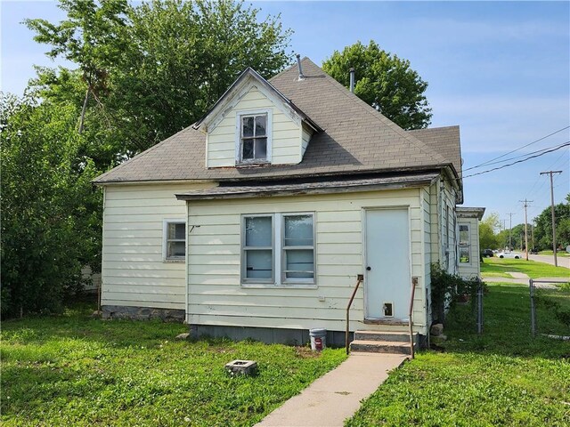 801 W 10th St, Coffeyville, KS 67337 - photo 32