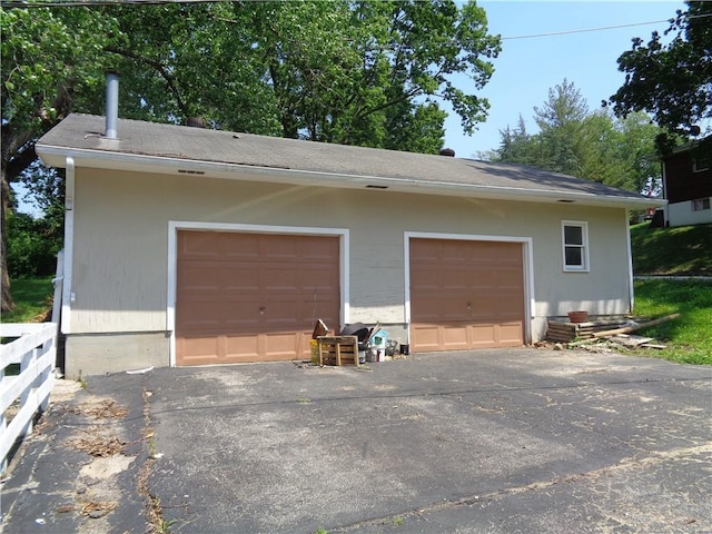 11401 E Scarritt Ave, Sugar Creek, MO 64054 - view of detached garage