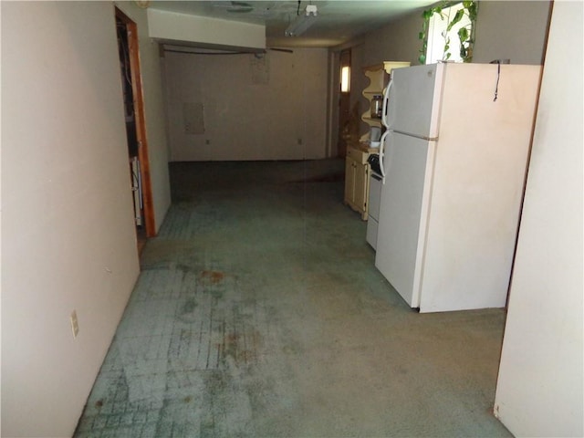 11401 E Scarritt Ave, Sugar Creek, MO 64054 - corridor featuring light carpet