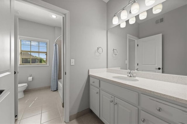 13428 W 172nd St, Overland Park, KS 66221 - full bath featuring vanity, shower / bath combo with shower curtain, and tile patterned floors