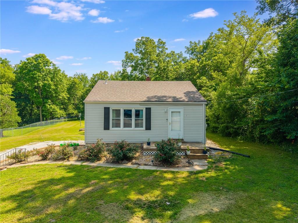 1201 NE 72nd St, Kansas City, MO 64118 - photo 1