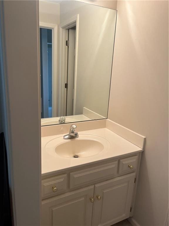 13108 Windsor Cir, Leawood, KS 66209 - bathroom with vanity