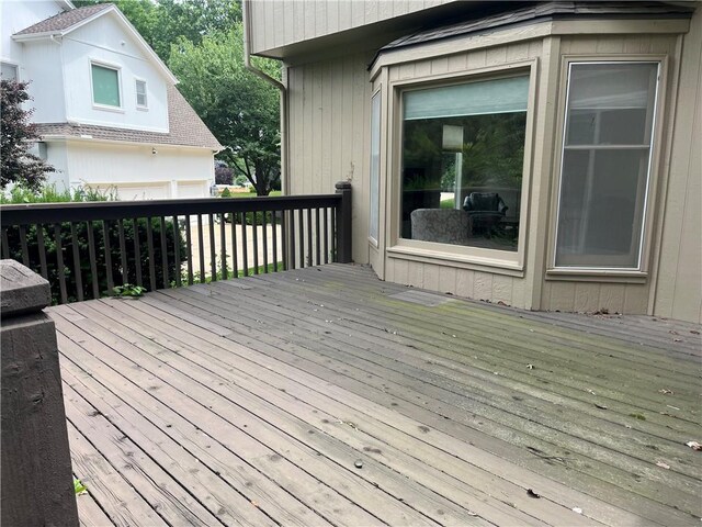 13108 Windsor Cir, Leawood, KS 66209 - view of wooden terrace
