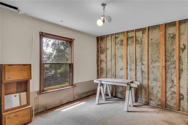 310 E Clay St, Carrollton, MO 64633 - interior space