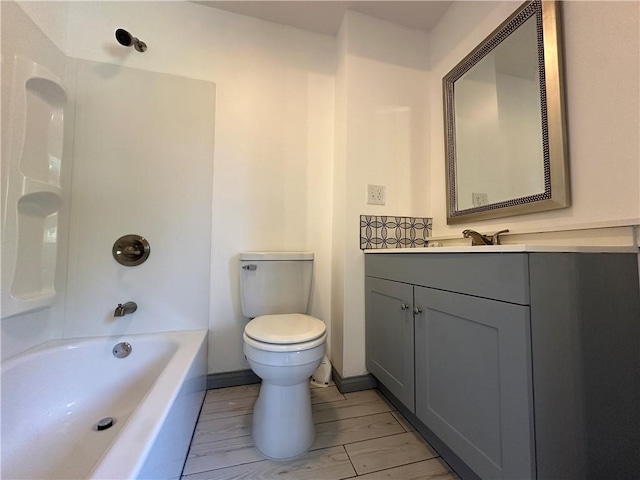1915 W 5th St, Sedalia, MO 65301 - full bath with vanity and bathing tub / shower combination