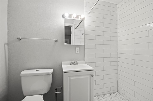520 Sandusky Ave, Kansas City, KS 66101 - full bathroom with vanity and a tile shower