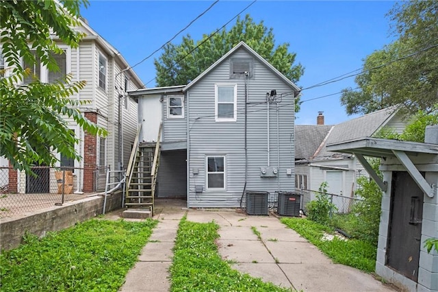 520 Sandusky Ave, Kansas City, KS 66101 - rear view of house
