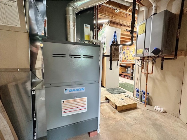 4117 NE Edgewater Ct, Lees Summit, MO 64064 - utilities featuring tankless water heater and heating unit