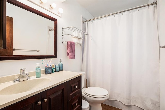 1422 S Kiowa Dr, Olathe, KS 66062 - full bath featuring vanity and a shower with shower curtain