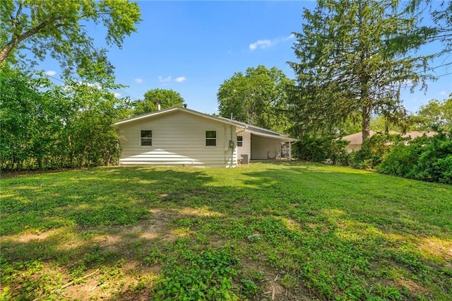 811 NW Maynard St, Blue Springs, MO 64015 - view of green lawn