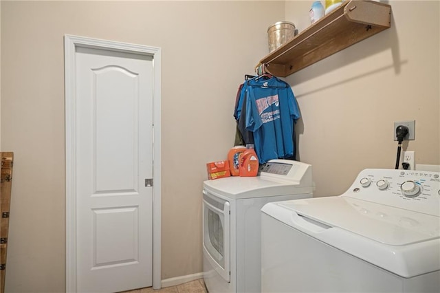 4148 SE Paddock Dr, Lees Summit, MO 64082 - laundry room with independent washer and dryer