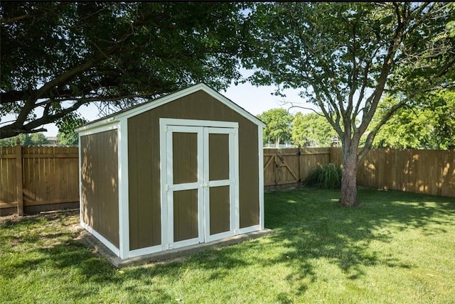 2541 NE Dale Hunter Ln, Lees Summit, MO 64086 - view of shed featuring a fenced backyard
