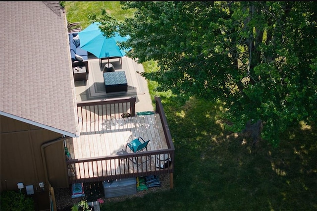 2541 NE Dale Hunter Ln, Lees Summit, MO 64086 - view of wooden deck