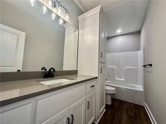 11805 E Ridgeview Ct, Peculiar, MO 64078 - full bath featuring wood finished floors, vanity, and shower / bathtub combination