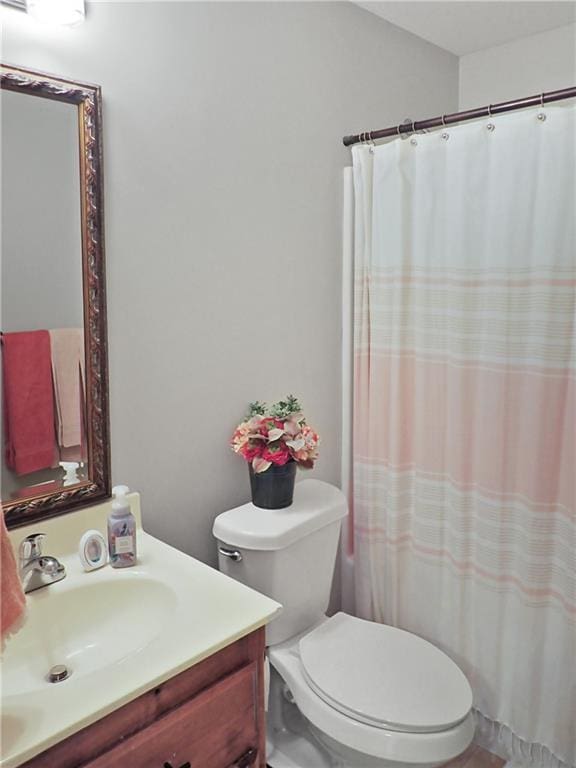 4301 NE 84th Ter, Kansas City, MO 64156 - full bath featuring vanity and a shower with shower curtain