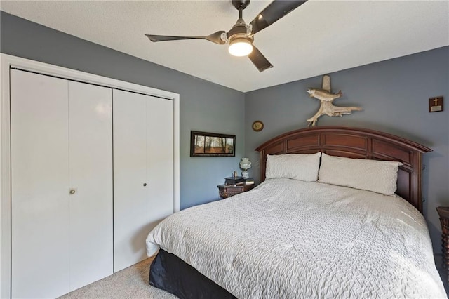 321 W Sugarlake Dr, Mound City, KS 66056 - carpeted bedroom with a closet and a ceiling fan