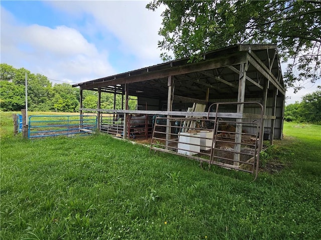 245 S 250th St, Pittsburg, KS 66762 - view of horse barn