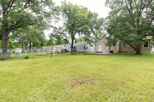 319 E 12th St, Ottawa, KS 66067 - view of yard