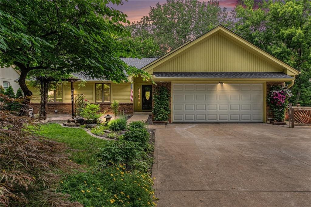 6534 N Jefferson St, Kansas City, MO 64118 - photo 1