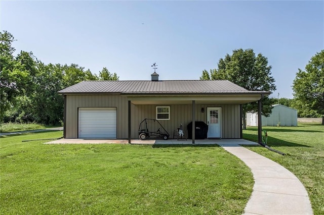 2450 Labette Rd, Ottawa, KS 66067 - view of garage