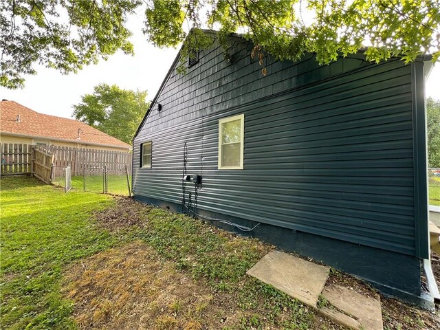 7104 N Cherry St, Gladstone, MO 64118 - view of side of property