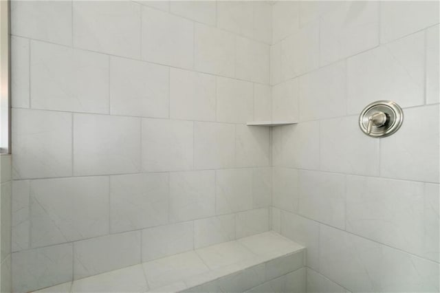 3707 NE 90th St, Kansas City, MO 64156 - bathroom with a tile shower