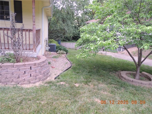 326 Virginia Rd, Excelsior Springs, MO 64024 - view of grassy yard