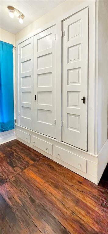 615 N Jefferson St, Carrollton, MO 64633 - detailed view of wood finished floors