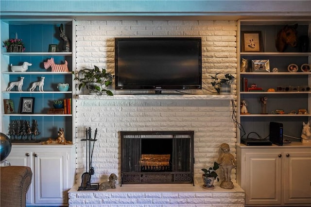 1902 Snowdrop Cir, Liberty, MO 64068 - detailed view of a fireplace