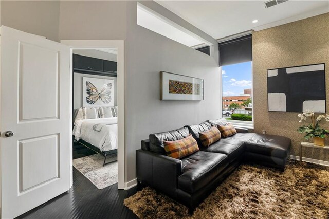 4545 Wornall Rd Unit Le4, Kansas City, MO 64111 - living room featuring dark wood-type flooring and recessed lighting