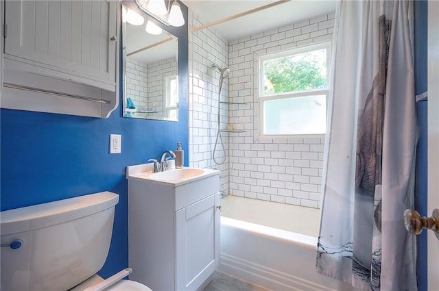 11325 W 54th St, Shawnee, KS 66203 - full bath featuring shower / bath combo with shower curtain and vanity