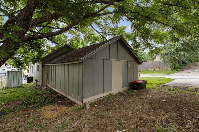 1646 Bennington Ave, Kansas City, MO 64126 - view of shed