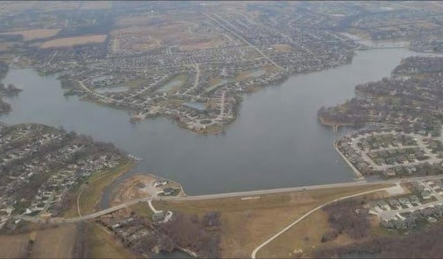 5118 SW Pelican Pt, Lees Summit, MO 64082 - aerial overview of property's location featuring a large body of water