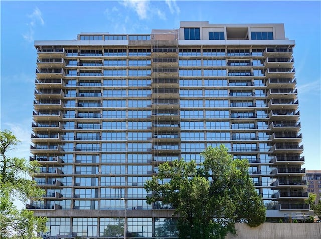 600 Admiral Blvd Unit 1505, Kansas City, MO 64106 - view of apartment building / complex