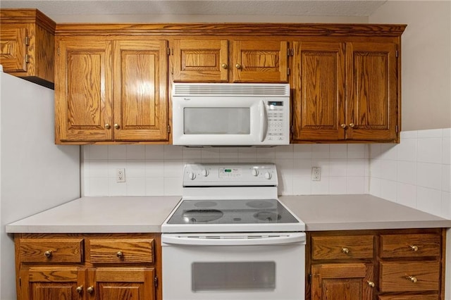 8307 N Barclay Cir, Kansas City, MO 64118 - photo 14