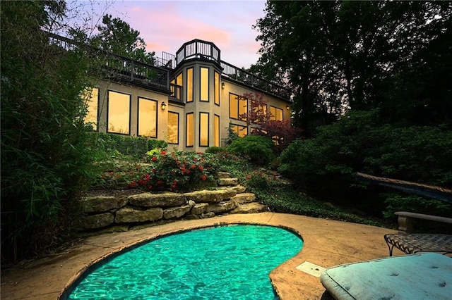 490 W 49th Ter, Kansas City, MO 64112 - swimming pool with a patio area