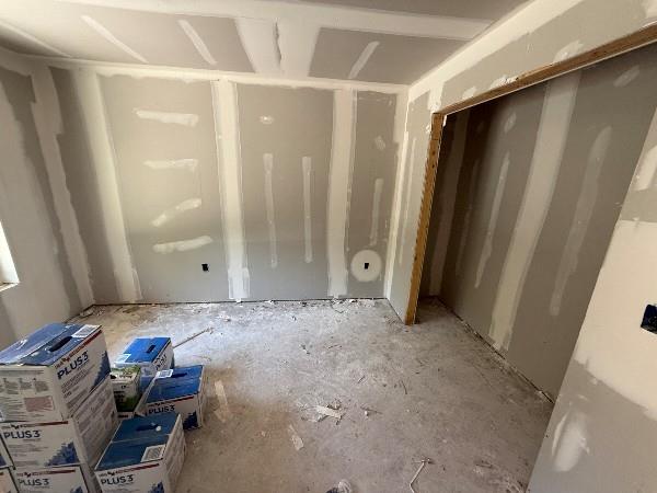 12003 Belmont Ave, Grandview, MO 64030 - view of bathroom