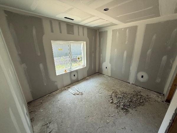 12003 Belmont Ave, Grandview, MO 64030 - view of empty room
