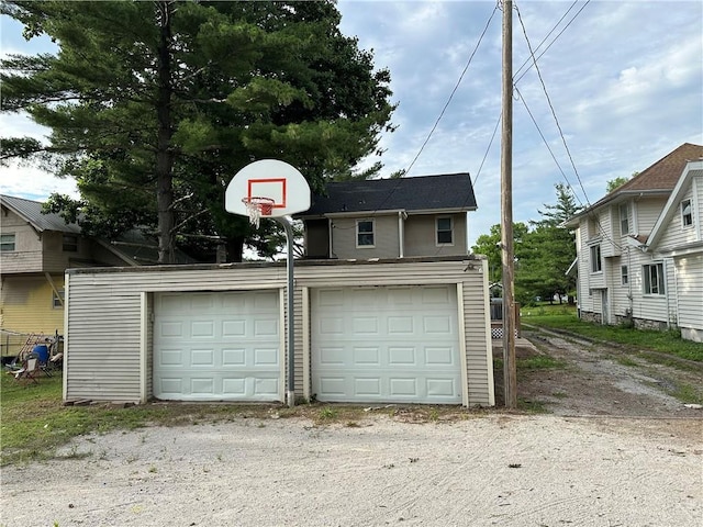 305 E Main St, Richmond, MO 64085 - view of garage
