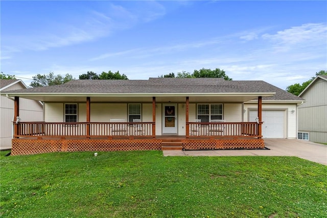 606 S Thornton St, Richmond, MO 64085 - ranch-style house featuring a porch, driveway, an attached garage, a front yard, and roof with shingles