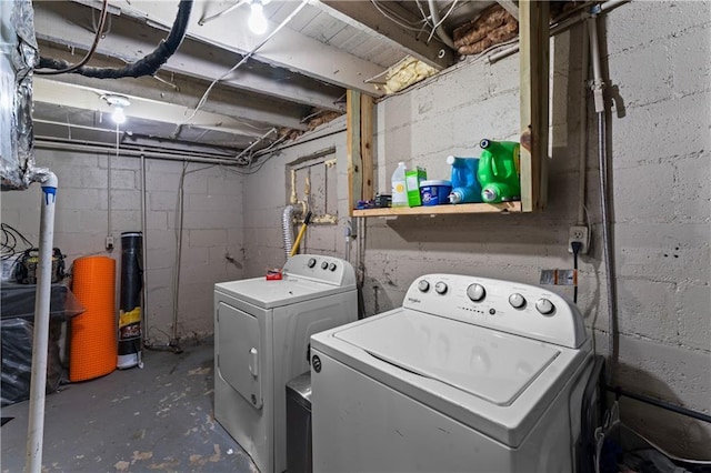 218 N 25th St, Kansas City, KS 66102 - laundry area featuring washing machine and clothes dryer